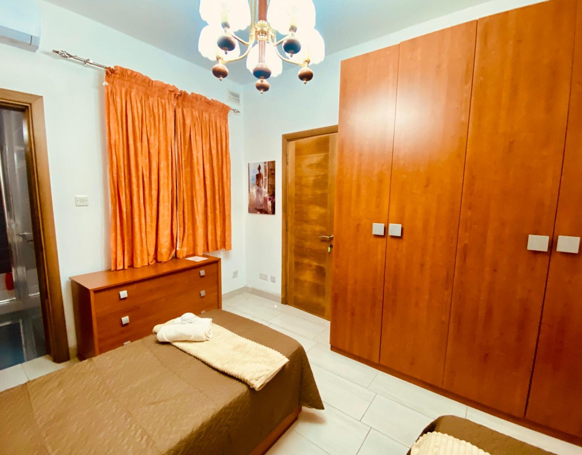 Bugibba Central Modern Apartment St. Paul's Bay Dış mekan fotoğraf