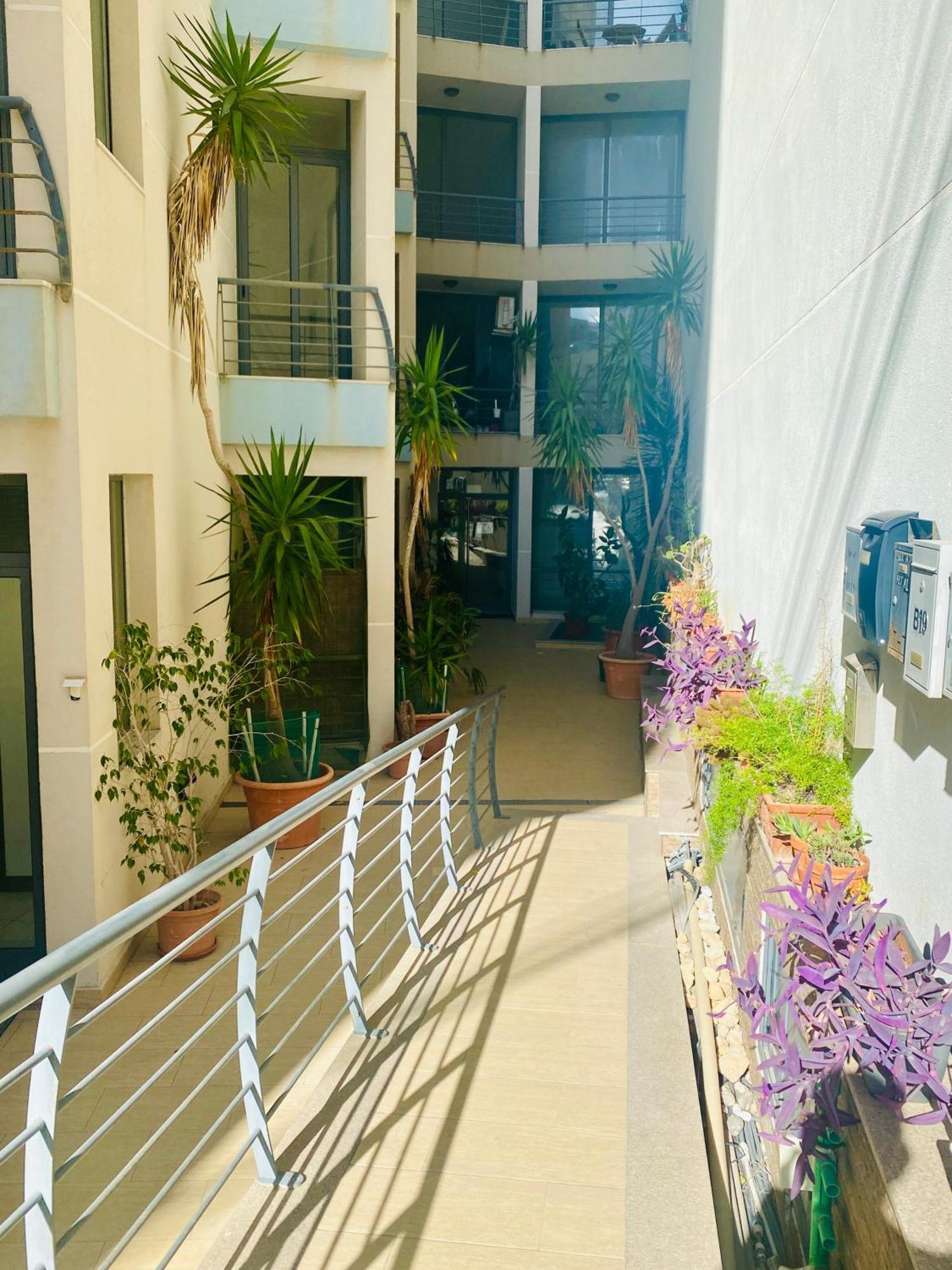 Bugibba Central Modern Apartment St. Paul's Bay Dış mekan fotoğraf