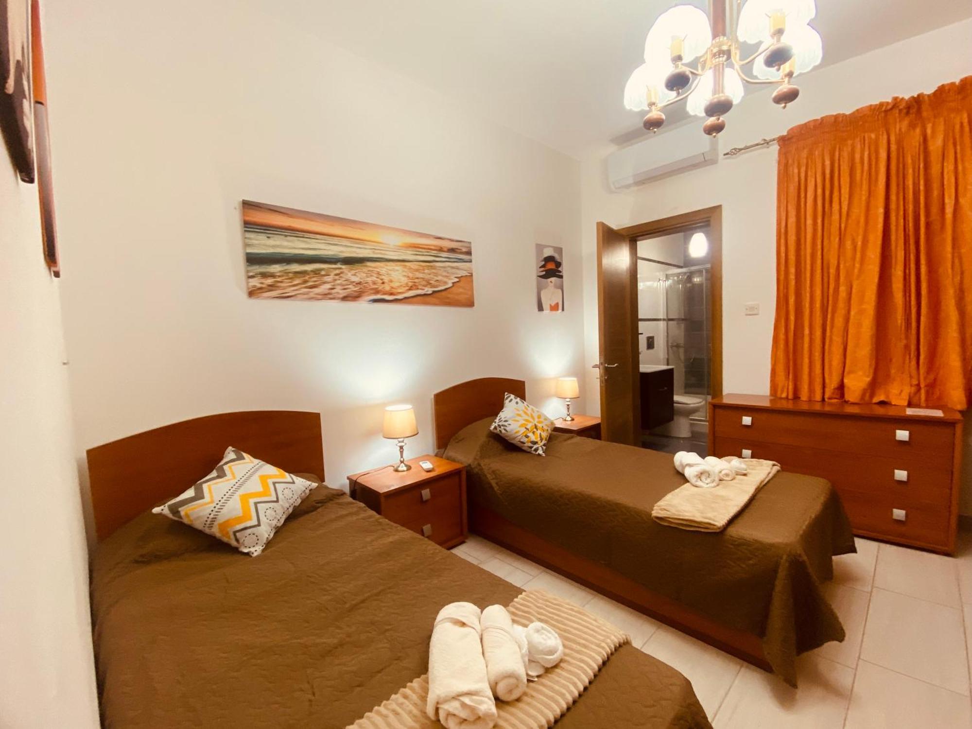 Bugibba Central Modern Apartment St. Paul's Bay Dış mekan fotoğraf