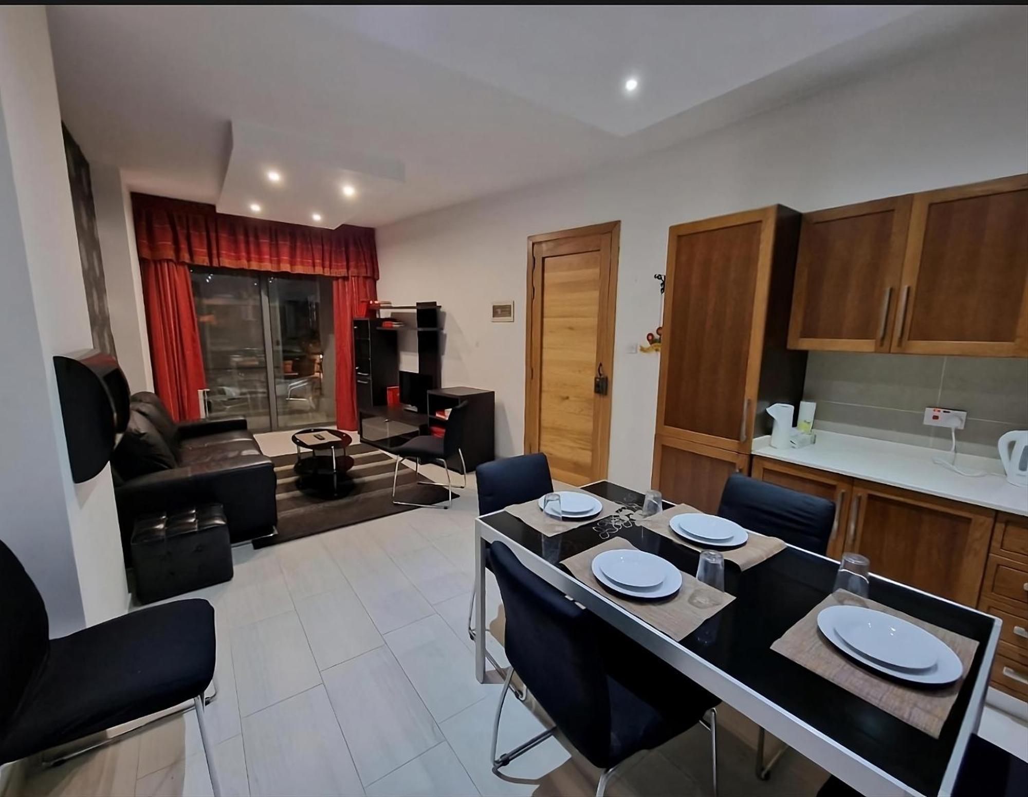 Bugibba Central Modern Apartment St. Paul's Bay Dış mekan fotoğraf
